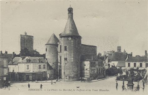 Issoudun Issoudun La Place Du March Le Beffroi Et La Tour