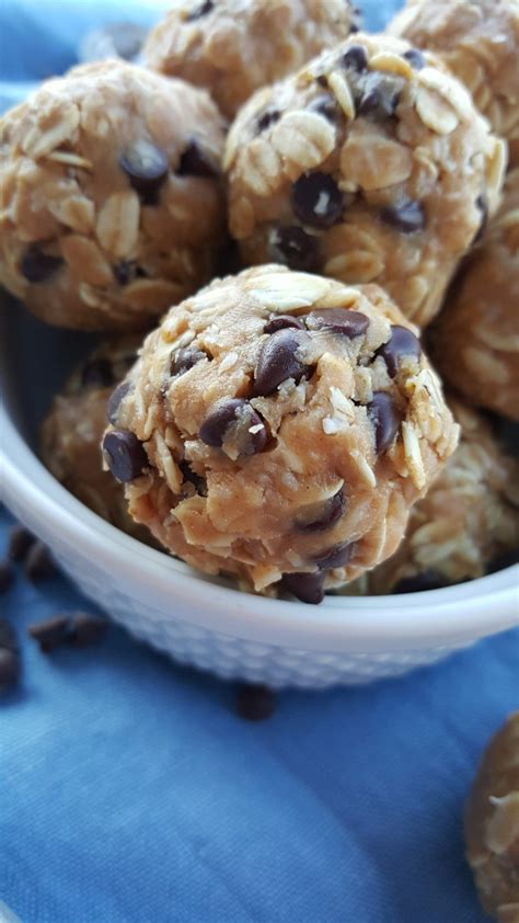 No Bake Mini Chocolate Chip Pb Oatmeal Energy Bites Clean Eats