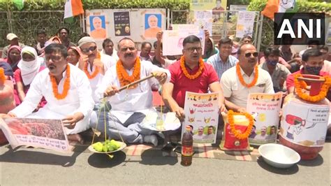 Ani On Twitter Jharkhand Congress Workers Staged A Protest In Ranchi Against The Central