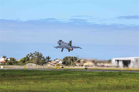 GBN Defense A informação começa aqui F 39E Gripen realiza primeiro