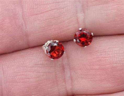 Pyrope Garnet Meaning Prices And Properties Info Guide