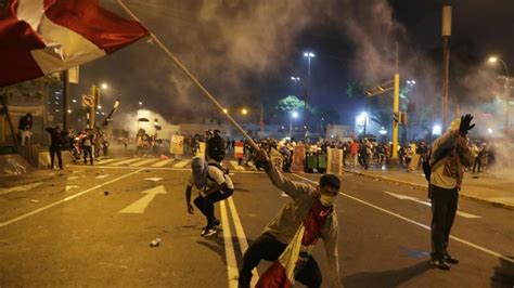 Al Menos Dos Muertos Y Varios Heridos Por Las Cargas Policiales Contra