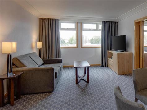 Hilton Watford Hotel in London - Room Deals, Photos & Reviews