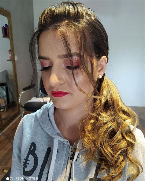 Realce A Sua Beleza On Instagram Penteado Na Joice Borges Uma