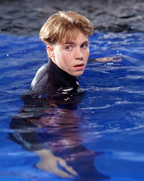 Picture Of Jonathan Brandis In Seaquest Dsv Swimming  Teen Idols