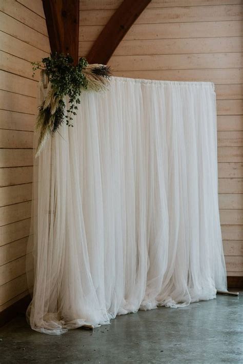 simple boho chic wedding photo booth backdrop - EmmaLovesWeddings