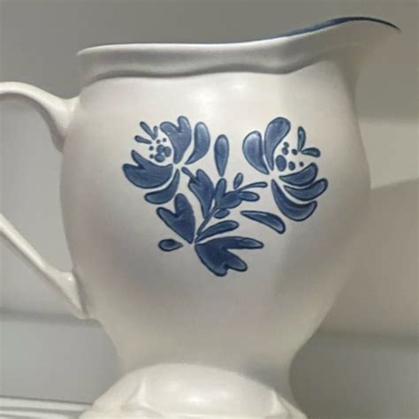 Pfaltzgraff Dining Pfaltzgraff Yorktowne Pitcher Poshmark