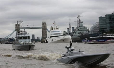 Uk Royal Navy Tests Unmanned Bladerunner Speedboat