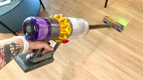 Dyson V15 Detect Absolute TEST Wie Gut Ist Er Wirklich