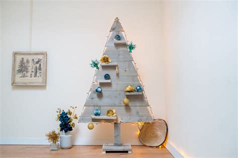 Een 2d Houten Kerstboom Kan Heel Leuk Versiert Worden Naar Je Eigen