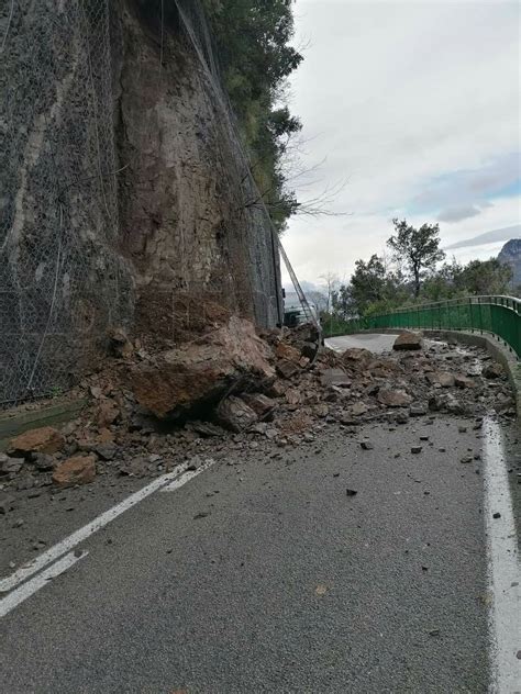 Positano Frana A Nocelle Cede La Rete Di Contenimento Positanonews