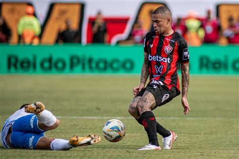 Apresentado em campo Lucas Esteves vê Ba Vi como melhor jogo e