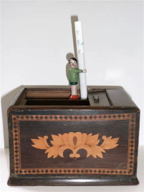 ANCIEN DISTRIBUTEUR MÉCANIQUE de cigarettes en bois EUR 39 00