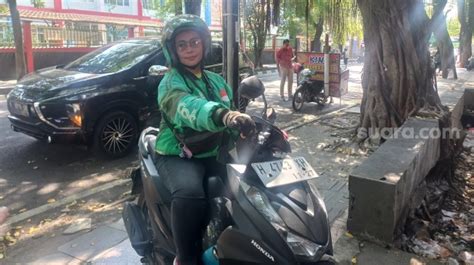 Kisah Haru Driver Ojol Semarang Tulang Punggung Keluarga Yang Sering