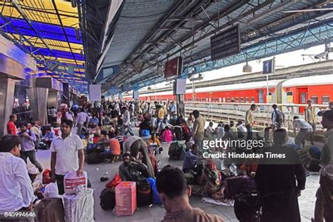 Lokmanya Tilak Terminus Railway Station Photos and Premium High Res ...