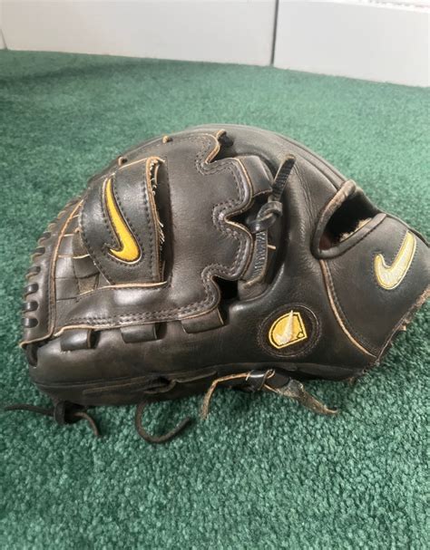 Nike baseball glove | SidelineSwap