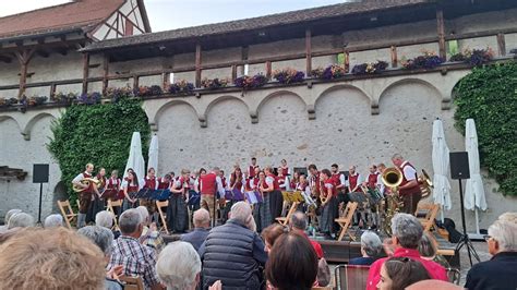 Stadtmauerkonzert Musikkapelle Niederwangen Youtube