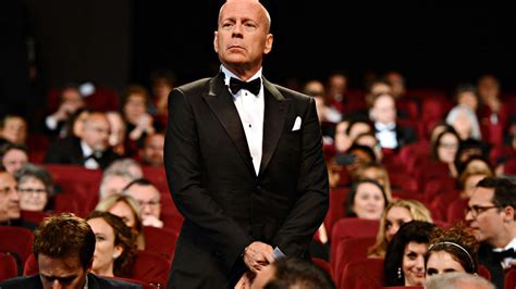 Bruce Willis Se Retira De La Interpretaci N Porque Sufre Una Afasia