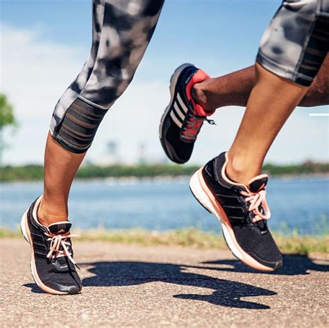 su khac nhau giua giay running va giay training phan