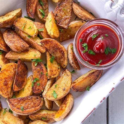 Crispy Baked Potato Wedges