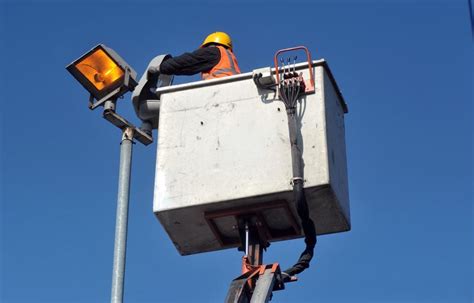 Blackout Ferrara oggi mezza città rimane al buio