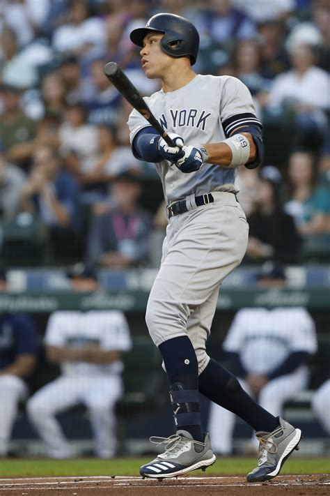 Judge's 100th homer helps Yankees down Mariners | Reuters