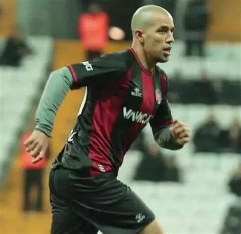 Mauvaise Nouvelle Pour Sofiane Feghouli