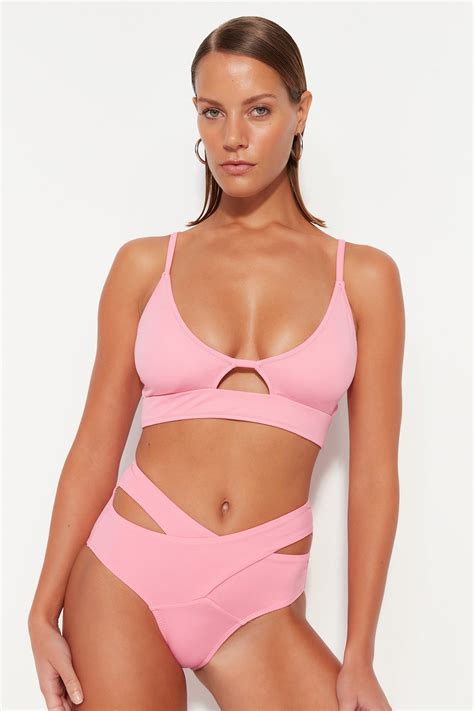 Trendyolm Lla Pembe Bralette Cut Out Pencereli Bikini St