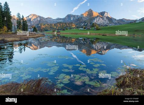 Alpstein Schwendisee Lago Wildhaus SG montaña montañas lago de