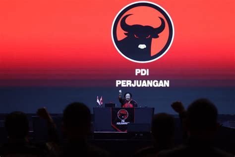 5 Momen Menarik HUT PDIP Ke 50 Megawati Menangis Hingga Ganjar Diserbu