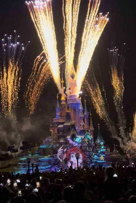 #disneyland #fireworks #disneylandparis | Disneyland paris, Disney world, Disneyland