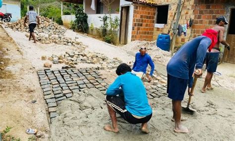 Itacar Prefeitura Realiza Pavimenta O De Rua Na Vila Nova Esperan A