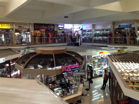 The Good Ol' Greenhills Shopping Center, Part 1 | The Urban Roamer