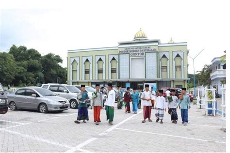 Biaya Masuk Pondok Pesantren Gontor TA 2023/2024 Terbaru - Biaya.Info