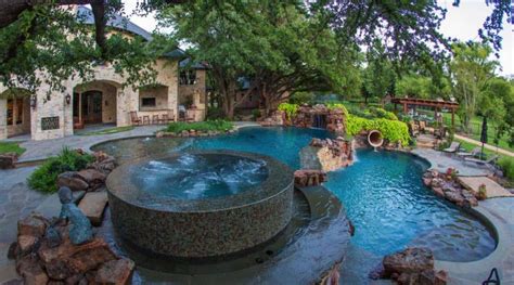 7 Best Ideas For Your Backyard Pool