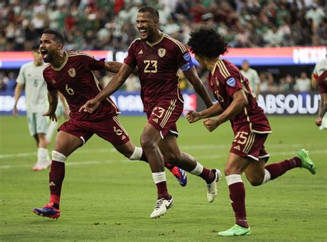 Salomón Rondón en el equipo ideal de la segunda fecha de la Copa