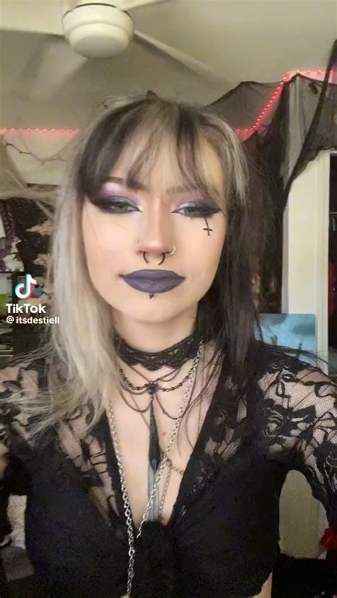 Goth Girl Kisses Rlipsandmouthfetish