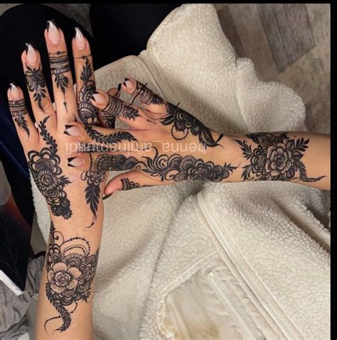 Pin By Y On Hennaa Latest Henna Designs Henna Tattoo Designs Hand