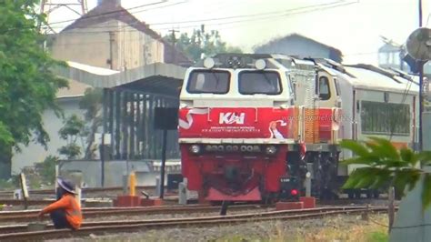 Lihat Kereta Api Berbendera Dan Stiker HUT RI Ke 77 YouTube