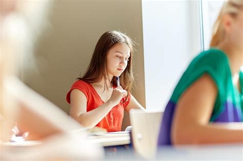 Educa O Aprendizagem E Conceito De Pessoas Grupo De Alunos