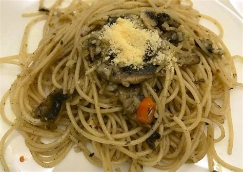 Resep Spaghetti Aglio Olio Mushroom Spicy Oleh Dian Nur Hasnawaty Cookpad