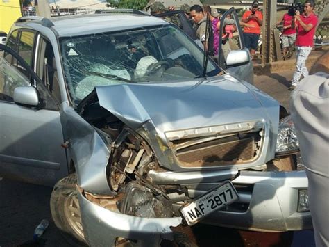 G1 Suspeitos Batem Carro Em Ponte Durante Perseguição Policial No Ac Notícias Em Acre