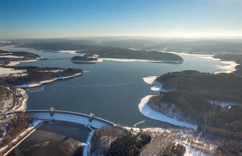 M Hnesee Von Oben Winterluftbild Talsperren Staudamm Und Stausee In