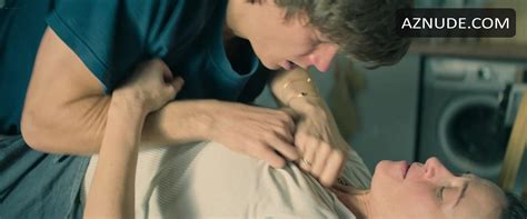 NIEOBLICZALNA NUDE SCENES AZNude