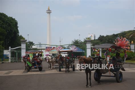 Polisi Pasang Barikade Tutup Kawasan Patung Kuda Monas Republika Online