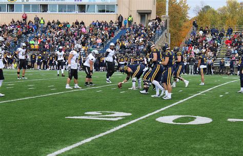 Uw Eau Claire Football Team Plays At Home The Spectator