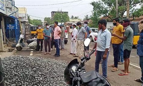 Kakinada Municipal Commissioner Inspects Sanitation Works