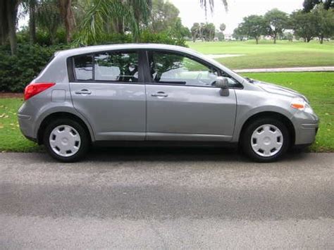 Sell Used 2009 Nissan Versa S Hatchback 4 Door 1 8L In Miami Florida