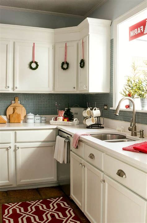 23 Ways To Decorate Your Kitchen For The Holidays