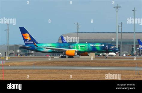 beautiful airplane icelandair boeing 757 hekla aurora livery taxiing ...